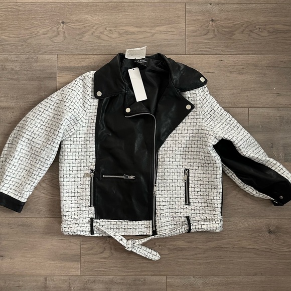 Jackets & Blazers - NWT ladies bomber jacket